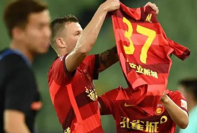 继去年无限战争中首尝败绩之后，复仇者联盟能否卷土重来，为全宇宙的一半生灵复仇，牵动了全球观众的心